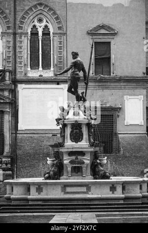 Bologna, Italien - 6. Oktober 2024: Neptunbrunnen auf dem gleichnamigen Platz Piazza del Nettuno in Bologna Stockfoto