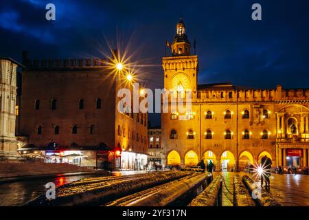 Bologna, Italien - 6. Oktober 2024: Piazza Maggiore, ein zentraler Platz in Bologna, Region Emilia-Romagna, Italien Stockfoto