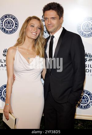 Ashley Hinshaw und Topher Grace auf die Kunst der Elysium feiert das 10-jährige Jubiläum am Roten Studios in Los Angeles, USA, am 7. Januar 2017 statt. Stockfoto