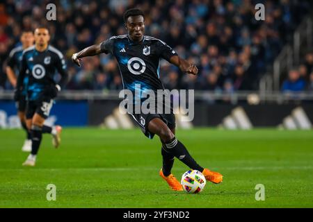 2. November 2024: Minnesota United Stürmer Kelvin Yeboah (9) kontrolliert den Ball während eines MLS Cup Playoffs-Fußballspiels zwischen Real Salt Lake und Minnesota United FC im Allianz Field in St. Paul. Steven Garcia-CSM. Stockfoto