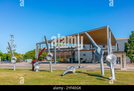 Tribut Skulptur an der Wal Fischer im Bluewater Quay, Downtown Mackay, Queensland, Australien Stockfoto