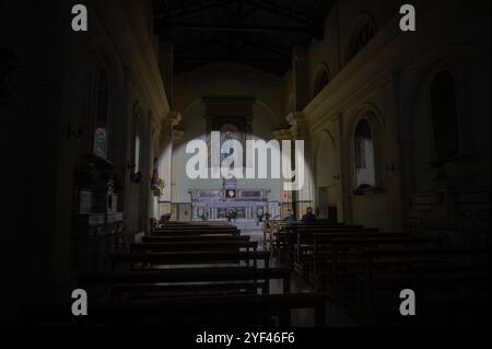 Die Kirche der Unbefleckten Empfängnis wurde durch das Erdbeben von 1805 zerstört und 1852 wieder aufgebaut. Der Innenraum hat ein einziges Schiff, mit einem Stockfoto