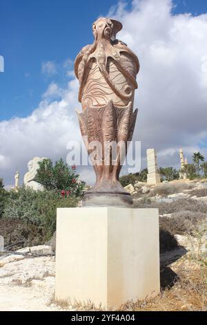 Ayia Napa, Zypern. November 2024. Wunderschöne Kunstwerke im Ayia Napa International Sculpture Park. Stockfoto