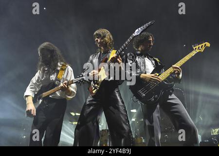 UK. November 2024. LONDON, ENGLAND – 02. NOVEMBER: Josh Dewhurst, Tom Ogden und Charlie Salt von Blossoms, die am 2. November 2024 im Eventim Apollo in London auftreten. CAP/MAR © MAR/Capital Pictures Credit: Capital Pictures/Alamy Live News Stockfoto