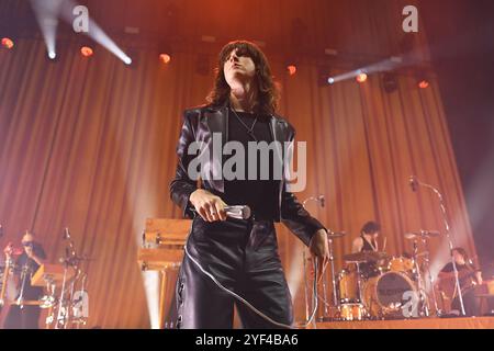 UK. November 2024. LONDON, ENGLAND - 02. NOVEMBER: Tom Ogden von Blossoms trat am 2. November 2024 in London auf. CAP/MAR © MAR/Capital Pictures Credit: Capital Pictures/Alamy Live News Stockfoto