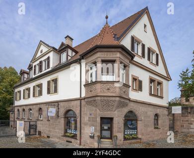 Historisches Wohn- und Geschäftshaus, Baujahr 1663, renoviert 1913, Laufamholzstraße 5, Mögeldorf, Mittelfranken, Bayern, Deutschland, E Stockfoto