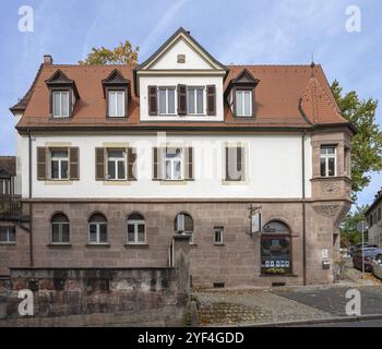 Historisches Wohn- und Geschäftshaus, Baujahr 1663, renoviert 1913, Laufamholzstraße 5, Mögeldorf, Mittelfranken, Bayern, Deutschland, E Stockfoto