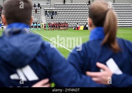 Tubize, Belgien. November 2024. Belgien steht während eines Fußballspiels zwischen den belgischen Frauen unter 17 Mannschaften, den Red Flames, und Bosnien und Herzegowina in der UEFA Women's U17 Turnier 1 Spieltag 1 in der Gruppe A2 am Sonntag, den 3. November 2024 in Tubize, Belgien an. Quelle: Sportpix/Alamy Live News Stockfoto