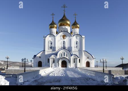 PETROPAVLOVSK KAMTSCHATSKI STADT, KAMTSCHATKA HALBINSEL, RUSSLAND, 6. JAN 2018: Dreifaltigkeit Orthodoxe Kathedrale von Petropavlovsk, Kamtschatka Halbinsel Diözese Stockfoto