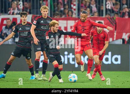 Leroy SANE, FCB 10 wetteifern um den Ball, Tackling, Duell, Header, zweikampf, Aktion, Kampf gegen Benedict Hollerbach, Union Berlin 16 im Spiel FC BAYERN MÜNCHEN - 1. FC UNION BERLIN 3-0 am 2. November 2024 in München. Saison 2024/2025, 1.Bundesliga, FCB, München, Spieltag 9, 9.Spieltag-Fotograf: ddp-Bilder / STAR-Bilder - DFL-VORSCHRIFTEN VERBIETEN JEDE VERWENDUNG VON FOTOGRAFIEN als BILDSEQUENZEN und/oder QUASI-VIDEO - Stockfoto