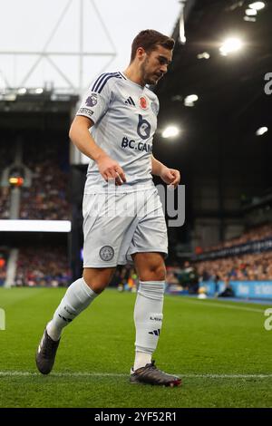 Ipswich, Großbritannien. November 2024. Leicester City Mittelfeldspieler Harry Winks während des Spiels Ipswich Town FC gegen Leicester City FC English Premier League in Portman Road, Ipswich, England, Großbritannien am 2. November 2024 Credit: Every Second Media/Alamy Live News Stockfoto