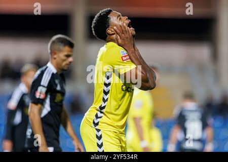 Rio Maior, Portugal. Oktober 2024. Nigel Thomas (CD Nacional) wurde während des Liga Portugal Spiels zwischen Casa Pia und CD Nacional im Estadio Municipal Rio Maior gesehen. Finale Partitur; Casa Pia 1:0 CD Nacional. (Foto: Maciej Rogowski/SOPA Images/SIPA USA) Credit: SIPA USA/Alamy Live News Stockfoto