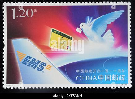 CHINA - UM 2006: Eine in China gedruckte Briefmarke zeigt 2006-27 110. Jahrestag der Gründung der Post of China, um 2006. Stockfoto