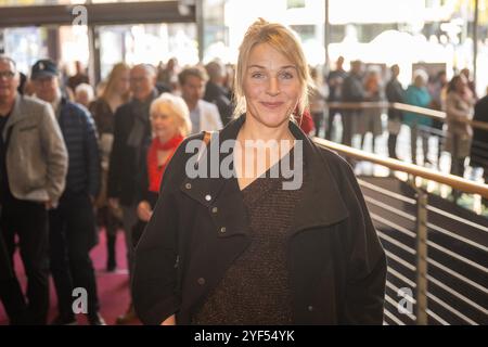 Berlin, Deutschland. November 2024. Tanja Wedhorn feiert zum 100. Jahrestag der Komödie am Kurfürstendamm am Theater am Potsdamer Platz. Quelle: Christophe Gateau/dpa/Alamy Live News Stockfoto