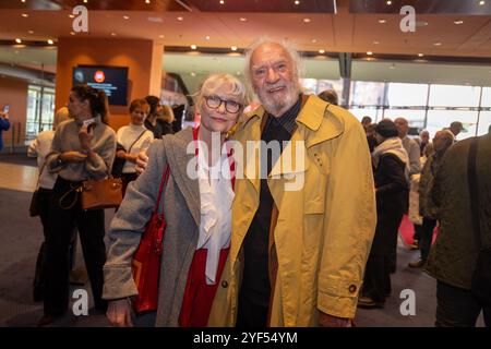 Berlin, Deutschland. November 2024. Achim Wolff und Rita Feldmeier kommen zum 100. Jahrestag der Komödie am Kurfürstendamm am Theater am Potsdamer Platz. Quelle: Christophe Gateau/dpa/Alamy Live News Stockfoto