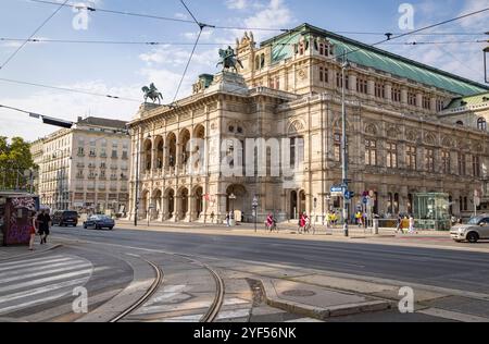 Blick auf die Wiener Staatsoper oder Staatsoper, Österreich, Europa. Stockfoto