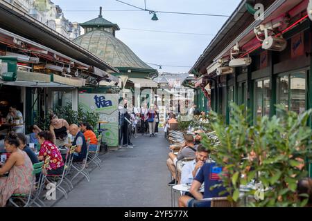 Blick auf die Wiener Naschmarkt Straße, Österreich, Europa. Stockfoto