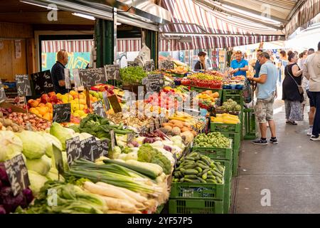 Blick auf die Wiener Naschmarkt Straße, Österreich, Europa. Stockfoto