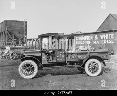 REO Speed Wagon Truck für Champion and White Ltd. Builders liefert 1921. Vintage-Archiv-Foto. Foto: Stuart Thomson Stockfoto