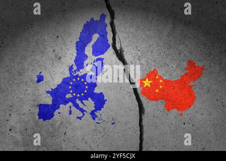 Flaggenkarte von EU und China auf gerissener Wand gemalt. Handelskrieg zwischen China und Europa Stockfoto