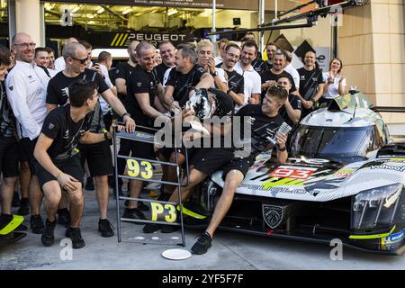 Peugeot 9x8 Podium Celebration während des Rookie Tests 2024 der FIA World Endurance Championship am 3. November 2024 auf dem Bahrain International Circuit in Sakhir, Bahrain Stockfoto