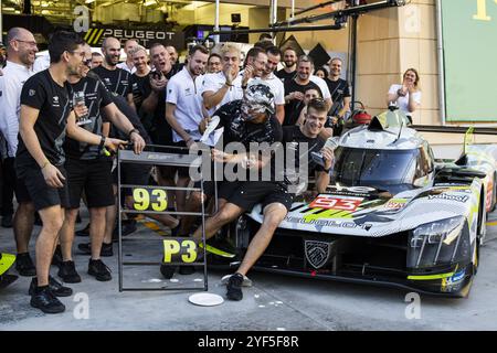 Peugeot 9x8 Podium Celebration während des Rookie Tests 2024 der FIA World Endurance Championship am 3. November 2024 auf dem Bahrain International Circuit in Sakhir, Bahrain Stockfoto
