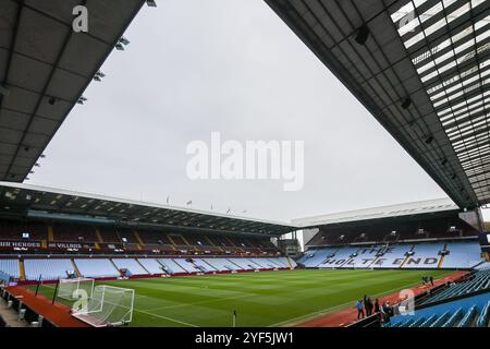 Birmingham, Großbritannien. November 2024. Ein allgemeiner Überblick über den Boden vor dem Spiel der Women's Super League zwischen Aston Villa Women und Liverpool Women im Villa Park, Birmingham, England am 3. November 2024. Foto von Stuart Leggett. Nur redaktionelle Verwendung, Lizenz für kommerzielle Nutzung erforderlich. Keine Verwendung bei Wetten, Spielen oder Publikationen eines einzelnen Clubs/einer Liga/eines Spielers. Quelle: UK Sports Pics Ltd/Alamy Live News Stockfoto