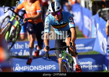 Pontevedra, Spanien. November 2024. Der belgische Thibau Nys wurde während des MEN Elite-Rennens bei der Europameisterschaft im Cyclocross-Radsport in Pontevedra, Spanien, am Sonntag, den 3. November 2024, dargestellt. BELGA FOTO DAVID PINTENS Credit: Belga News Agency/Alamy Live News Stockfoto