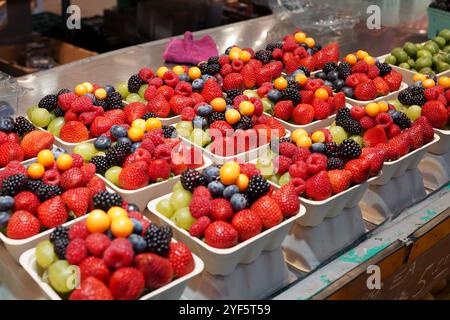 n und um Granville Market, Granville Island, Vancouver, British Columbia, Kanada. Stockfoto