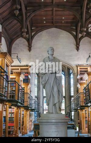 Statue von Lord Erskine in Lincoln’s Inn Library London, England. Stockfoto