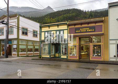 Skagway, Alaska, USA – 23. September 2024: Außenansicht eines Juweliergeschäfts in Skagway, Alaska. Stockfoto