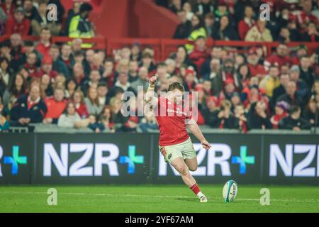 November 2024, Thomond Park, Limerick, Irland - Action von Munster Rugby vs All Blacks XV Stockfoto