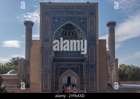 Goldenes Inneres des Grabes des Mausoleums von Gur Emir Amir Temur in Samarkand, Usbekistan. Stockfoto