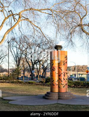 Edmonton, Kanada, 12. November 2023: Police and Peace Officers Memorial. In der Ehrenliste der gefallenen Offiziere sind vereidigte Friedensoffiziere aus Alberta aufgeführt, die es waren Stockfoto