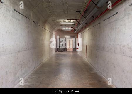 Betonflur zur Sicherung des Lagerraums im Diefenbunker, Carp, Ontario, Kanada Stockfoto