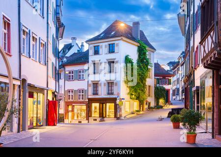 Basel, Schweiz in der Altstadt zur goldenen Stunde. Stockfoto