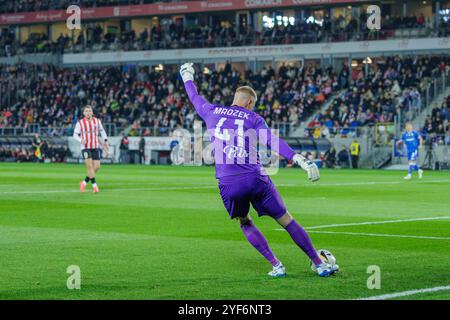 Krakau, Polen, 19. Oktober 2024, Ein Fußballspiel in der PKO BP Ekstraklasa 1. Spieltag 12 zwischen Cracovia gegen Lech Poznan, OP: Bartosz Mroz Stockfoto