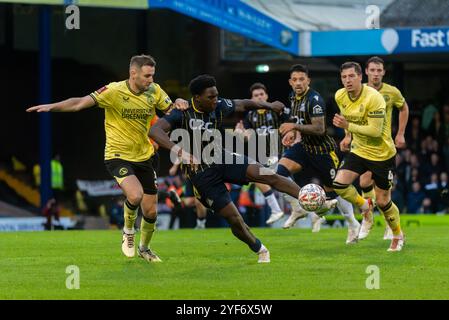 Aribim Pepple spielte für Southend Utd gegen Charlton Athletic in der ersten Runde des FA Cup in der Roots Hall, Southend on Sea, Essex, Großbritannien Stockfoto