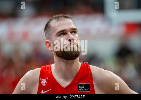 Murcia, Spanien. November 2024. Endesa League Basketballspiel zwischen UCAM CB und Real Madrid im Palacio de Deportes in Murcia © ABEL F. ROS/Alamy Live News Stockfoto