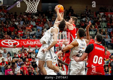 Murcia, Spanien. November 2024. Endesa League Basketballspiel zwischen UCAM CB und Real Madrid im Palacio de Deportes in Murcia © ABEL F. ROS/Alamy Live News Stockfoto