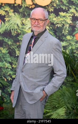 London, Großbritannien. 3. November 2024. Jim Broadbent besucht die Paddington in Peru World Premiere Arrivals am Leicester Square, 2024 in London, England, Großbritannien. Quelle: S.A.M./Alamy Live News Stockfoto