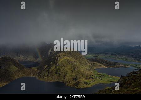 Luftaufnahme in Richtung des östlichen Teils der Vestvagoy, Lofoten, Lofoten und Vesteral Inseln, Nordland, Norwegen Stockfoto