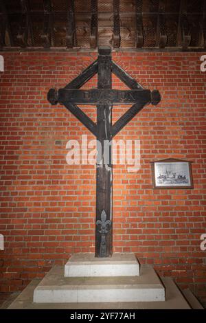 Royal Garrison Church of All Saints in Aldershot, Hampshire, England, Großbritannien. Das Somme-Kreuz Stockfoto