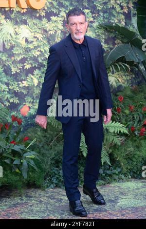 London, Großbritannien. November 2024. Im Bild: Antonio Banderas nimmt an der Weltpremiere von „Paddington in Peru“ im Odeon Luxe am Leicester Square Teil. Quelle: Justin Ng/Alamy Live News Stockfoto