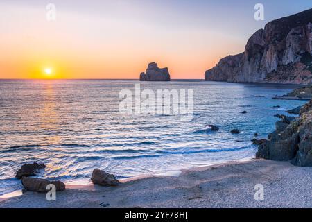 Pan di Zucchero und Spiaggia di Portu Cauli, Sardinien Stockfoto