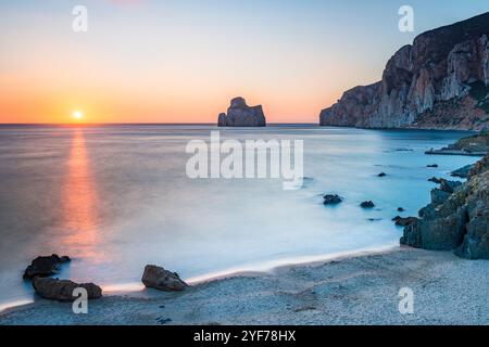 Pan di Zucchero und Spiaggia di Portu Cauli, Sardinien Stockfoto