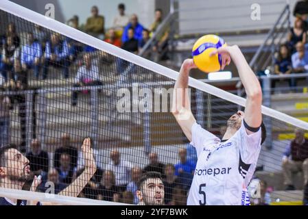 (Sonepar Padova) während des Spiels Cisterna Volley vs Sonepar Padova, Volleyball italienische Serie A Männer Superliga in Cisterna di Latina (LT), Italien, 03. November 2024 Stockfoto