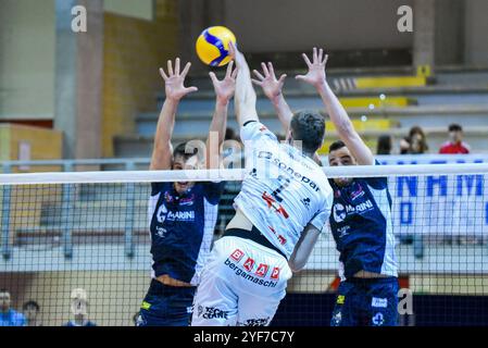 (Sonepar Padova) während des Spiels Cisterna Volley vs Sonepar Padova, Volleyball italienische Serie A Männer Superliga in Cisterna di Latina (LT), Italien, 03. November 2024 Stockfoto