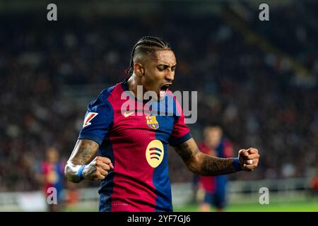 Barcelona, Spanien. November 2024. Raphina (FC Barcelona) spielt am 3. November 2024 im Lluis Companys Stadion in Barcelona, Spanien, während des Fußballspiels La Liga zwischen dem FC Barcelona und dem RCD Espanyol. Foto: Siu Wu. Quelle: dpa/Alamy Live News Stockfoto