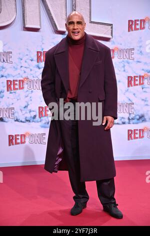 Dwayne Johnson bei der „Red One – Alarmstufe Weihnachten“ Filmpremiere am 3.11.2024 in Berlin Stockfoto